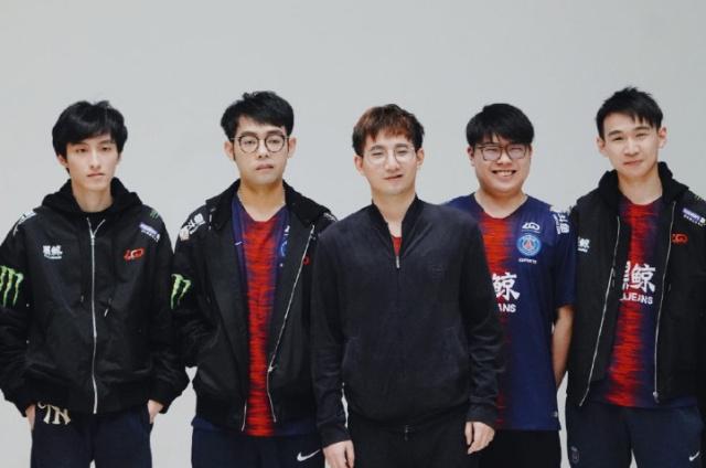 球队将在接 球队将在接