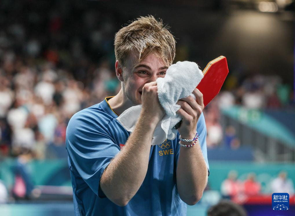 在人群中脫 在人群中脫