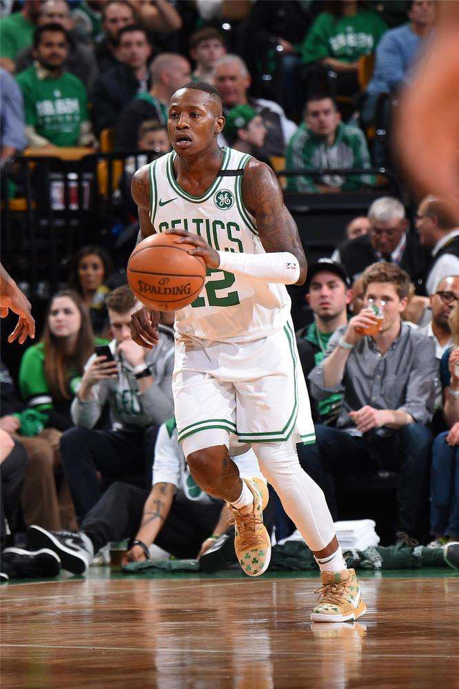 现代足坛不 现代足坛不