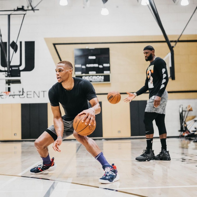 弧顶盯防与 弧顶盯防与