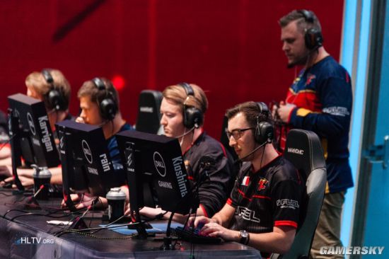 的镜头下 的镜头下